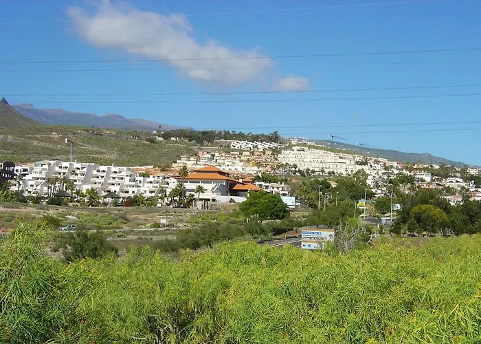 Casa Sarita - Well Maintained House In With Pool Chayofa