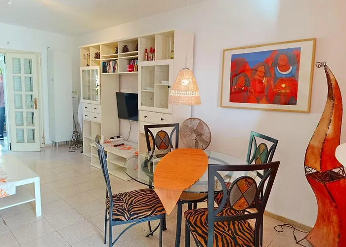 Casa Sarita - Well Maintained House In With Pool شاليه *