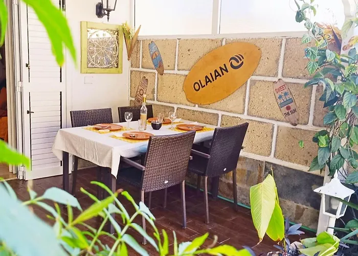 Casa Sarita - Well Maintained House In With Pool شاليه Chayofa