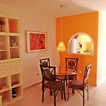 Casa Sarita - Well Maintained House In With Pool *