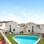 Casa Sarita - Well Maintained House In With Pool