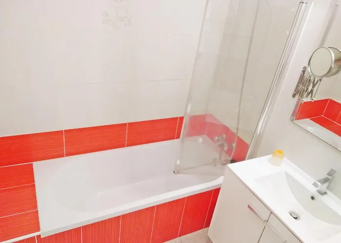 Σαλέ Casa Sarita - Well Maintained House In With Pool *