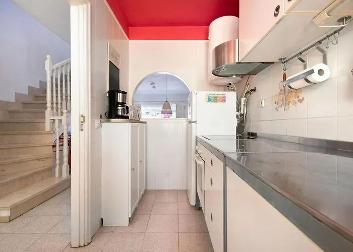 בקתה Casa Sarita - Well Maintained House In With Pool *