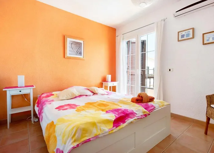 Casa Sarita - Well Maintained House In With Pool * Chayofa