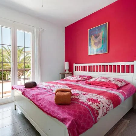 Very Well Maintained House In Chayofa, The Sunny South Of Tenerife Chalet Chayofa