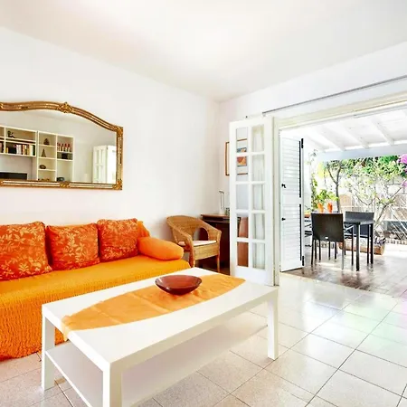 شاليه Casa Sarita - Well Maintained House In With Pool